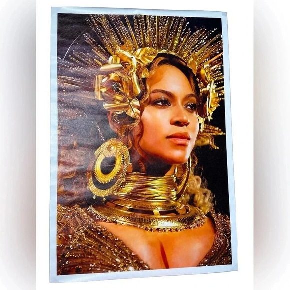 Beyoncé- Canvas Poster  - 17”w x 25”h - Picture 1 of 1